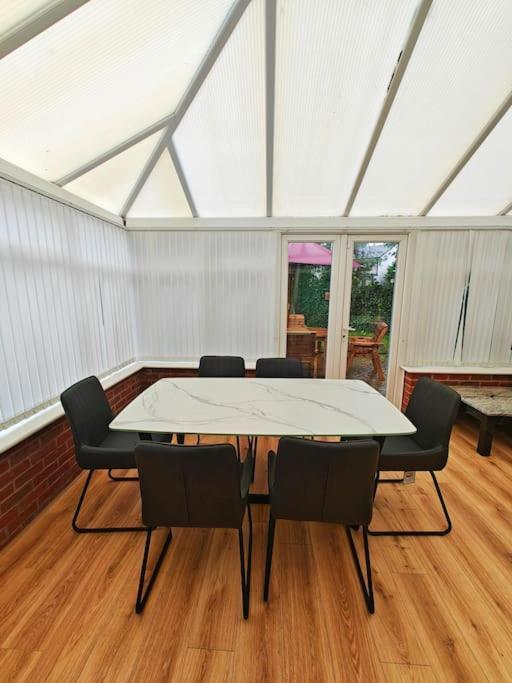 솔리헐 Luxury 5-Bed House Near Nec & Bhx 아파트 외부 사진